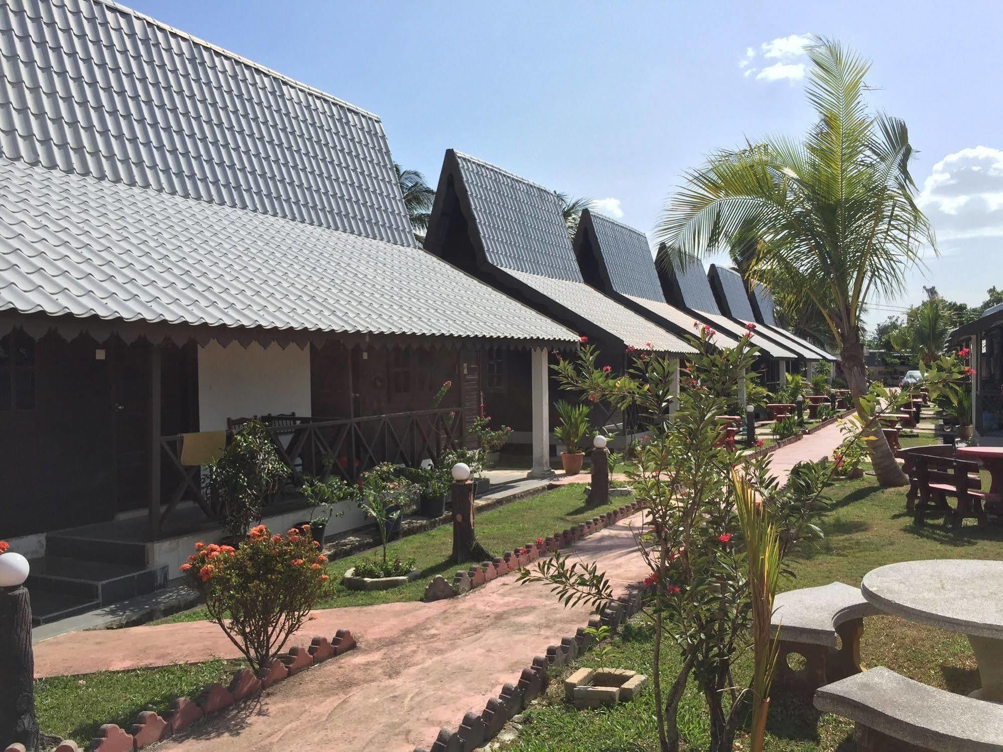 Rasa Senang Villa -Islam Guest Only Pantai Cenang  Εξωτερικό φωτογραφία