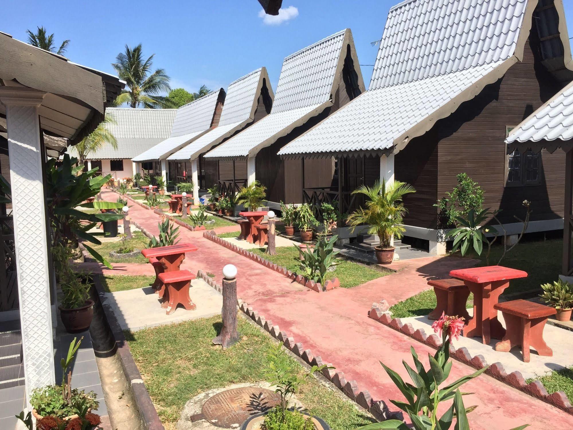 Rasa Senang Villa -Islam Guest Only Pantai Cenang  Εξωτερικό φωτογραφία