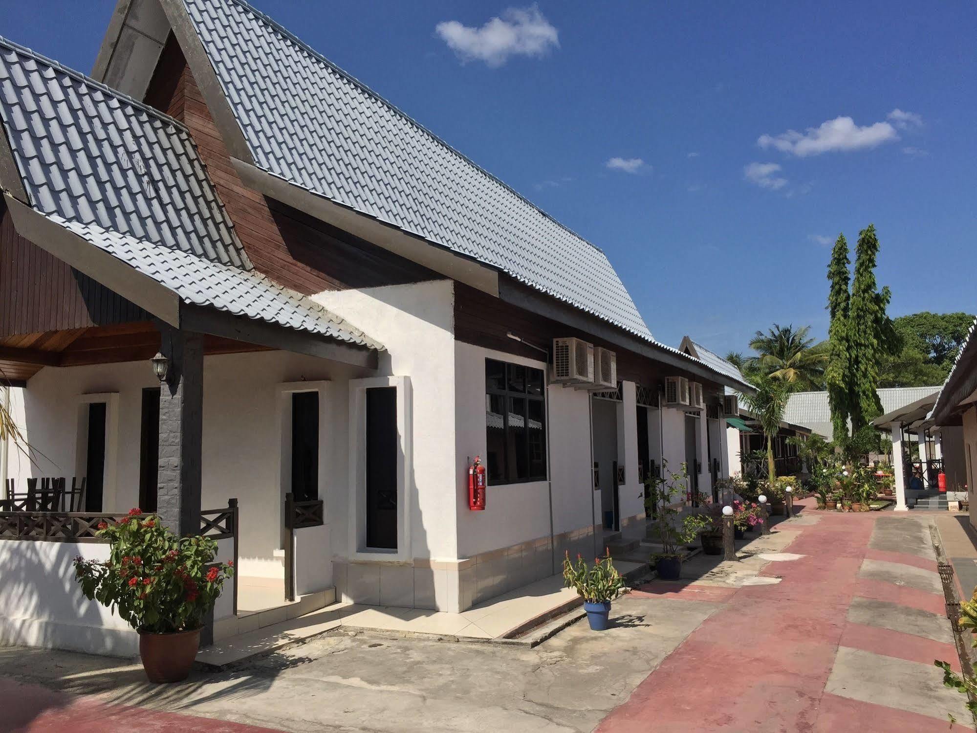 Rasa Senang Villa -Islam Guest Only Pantai Cenang  Εξωτερικό φωτογραφία