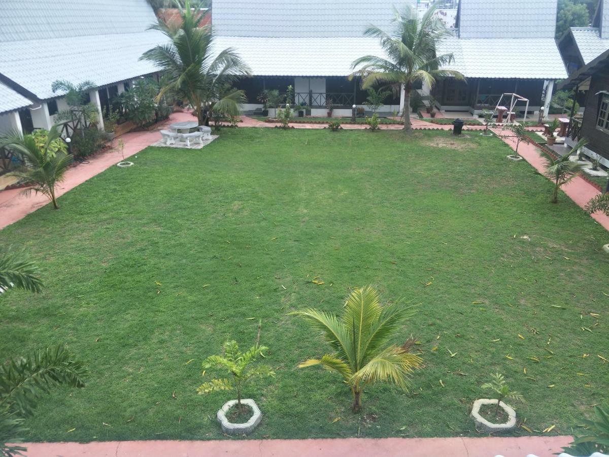 Rasa Senang Villa -Islam Guest Only Pantai Cenang  Εξωτερικό φωτογραφία